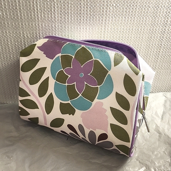 Clinique Handbags - Free With Purchase Cosmetics Bag  Clinique - like new